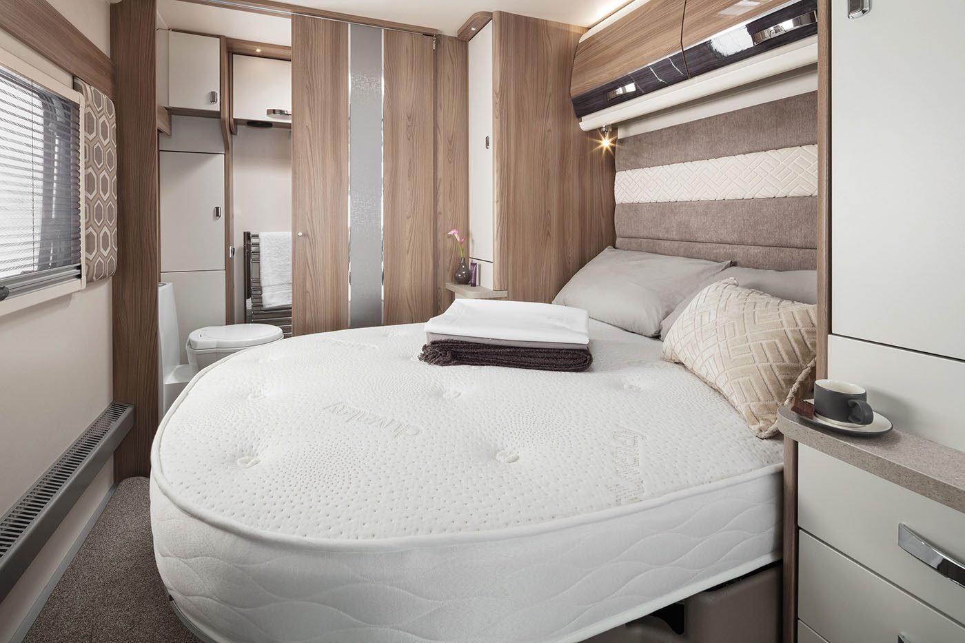 [INT]Elegance645DuvalayMattress[SWIFT] • Lancaster Motorhomes