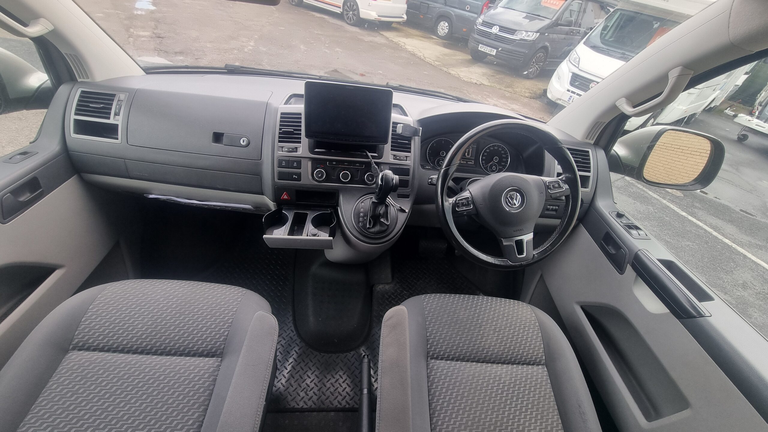 Volkswagen Transporter - Image 4