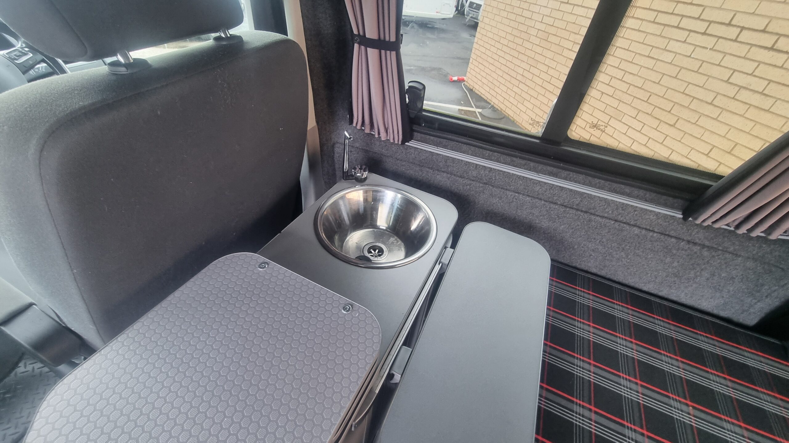 Volkswagen Transporter - Image 6