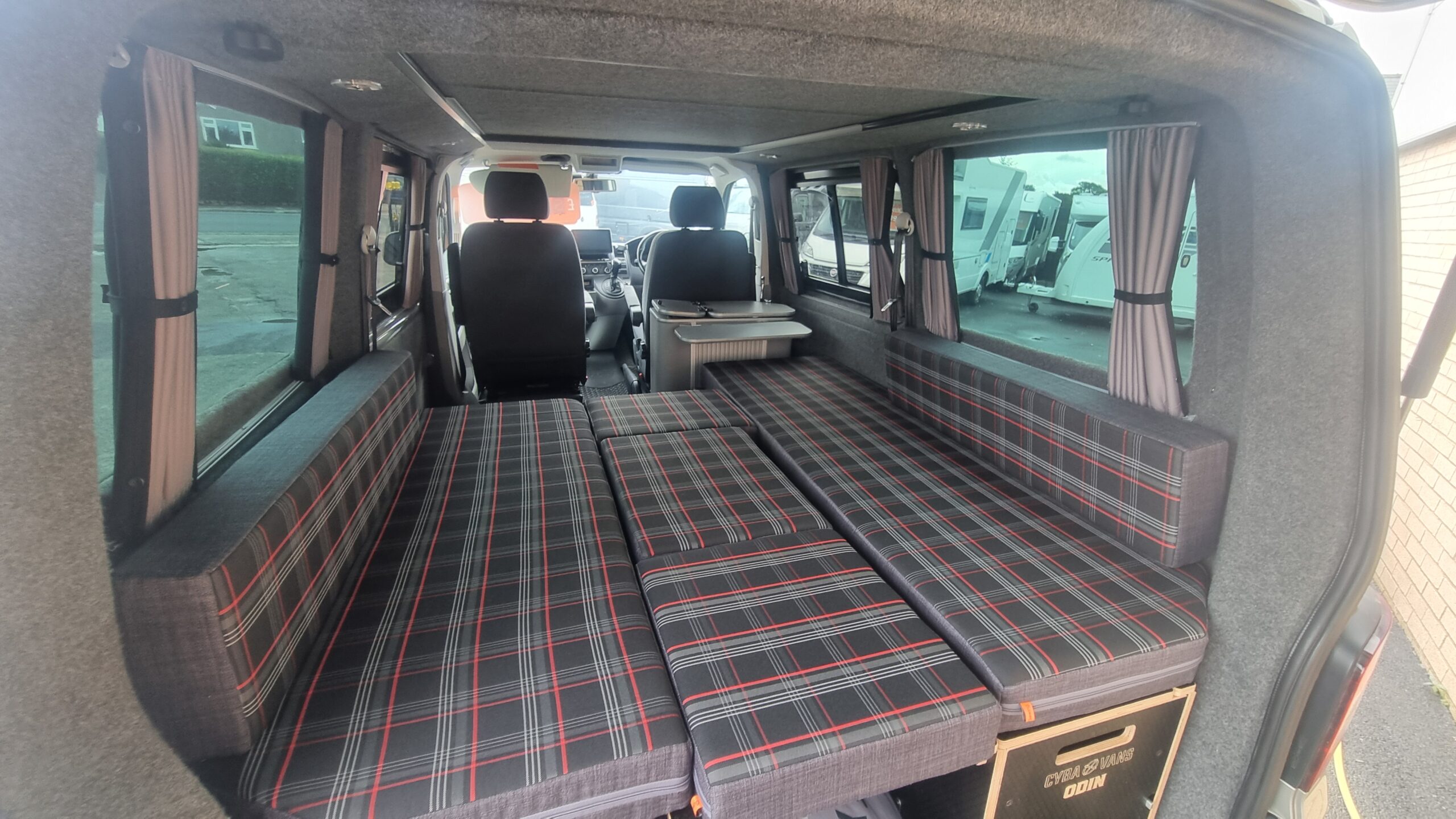 Volkswagen Transporter - Image 7