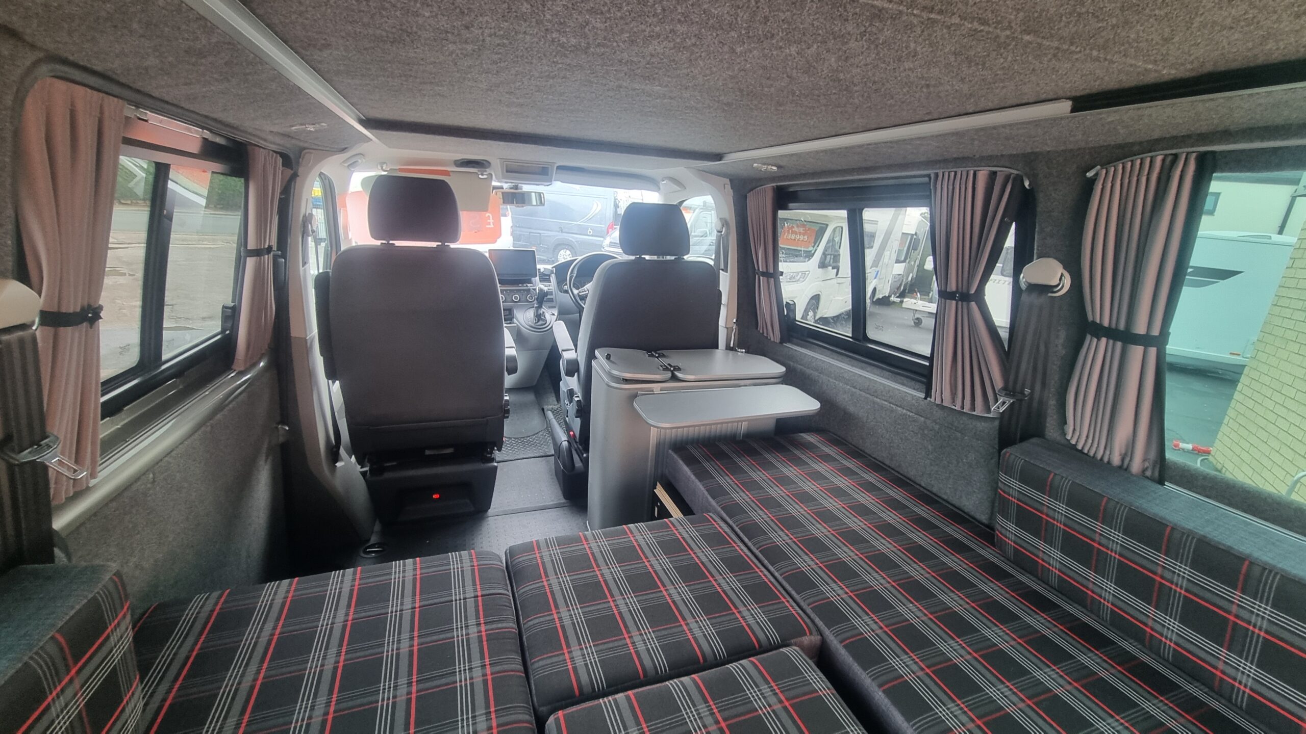 Volkswagen Transporter - Image 9