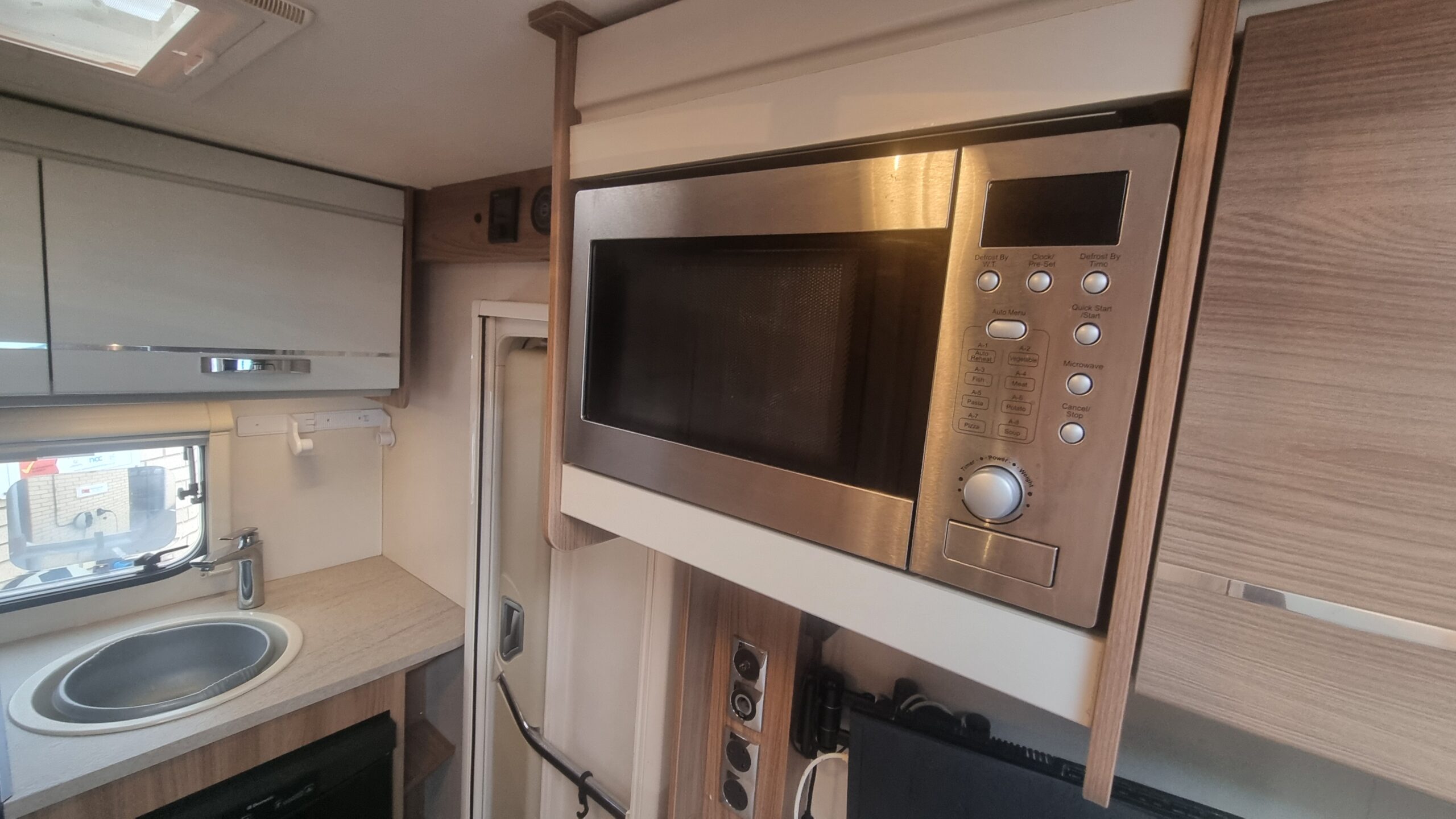 Swift Escape 624 - Image 8