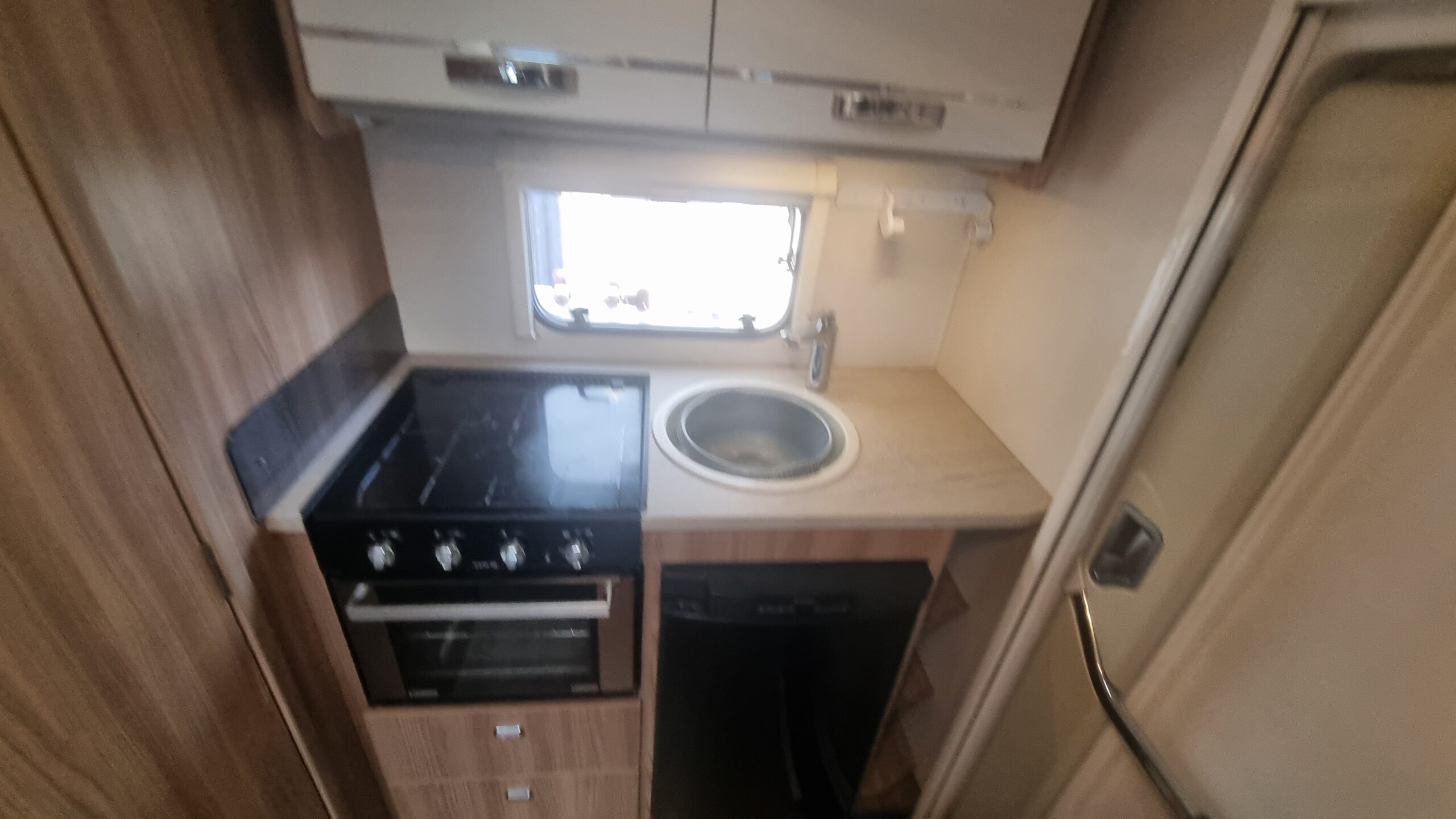 Swift Escape 624 - Image 9