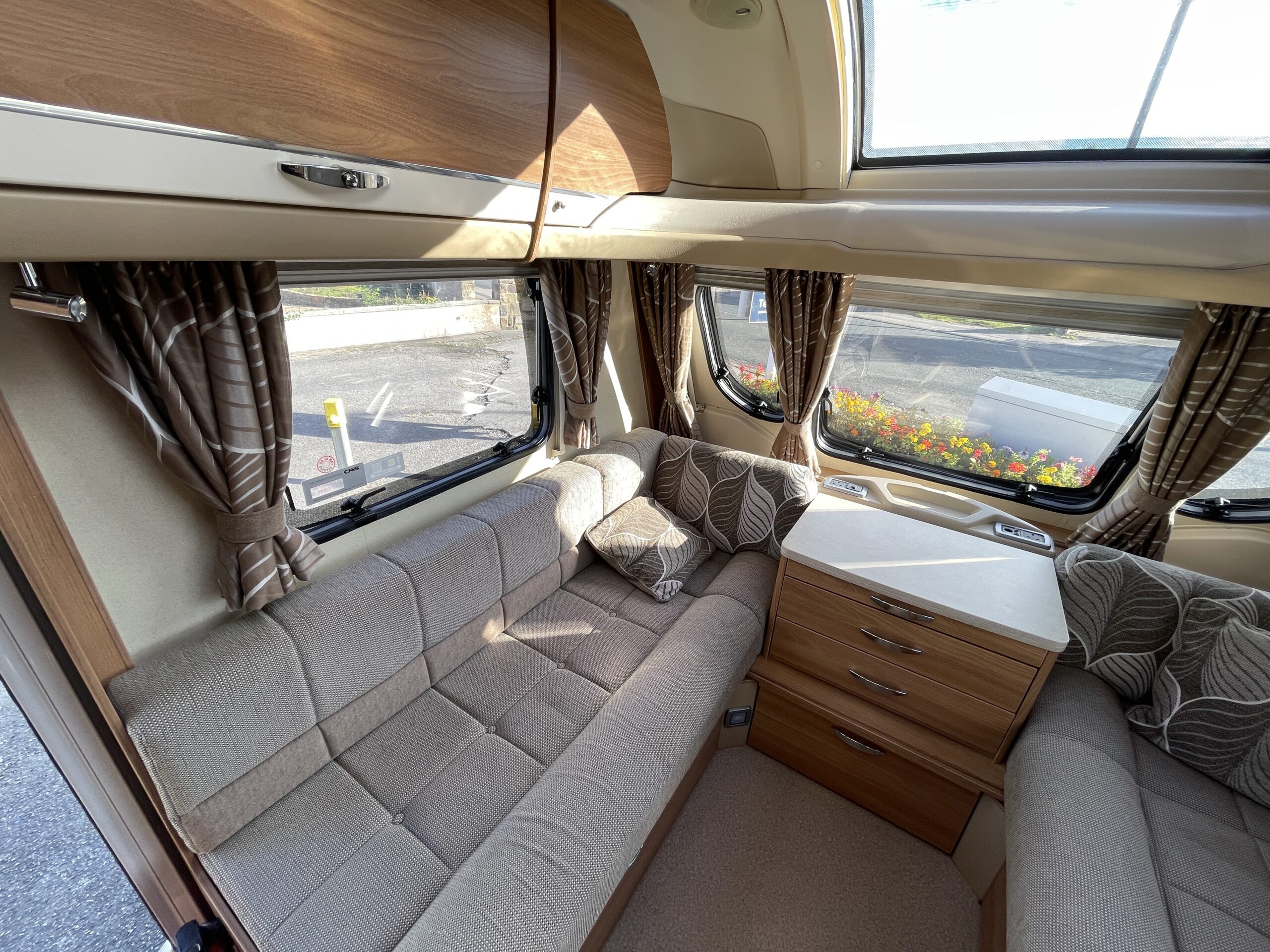 Swift Conqueror 565 - Image 5