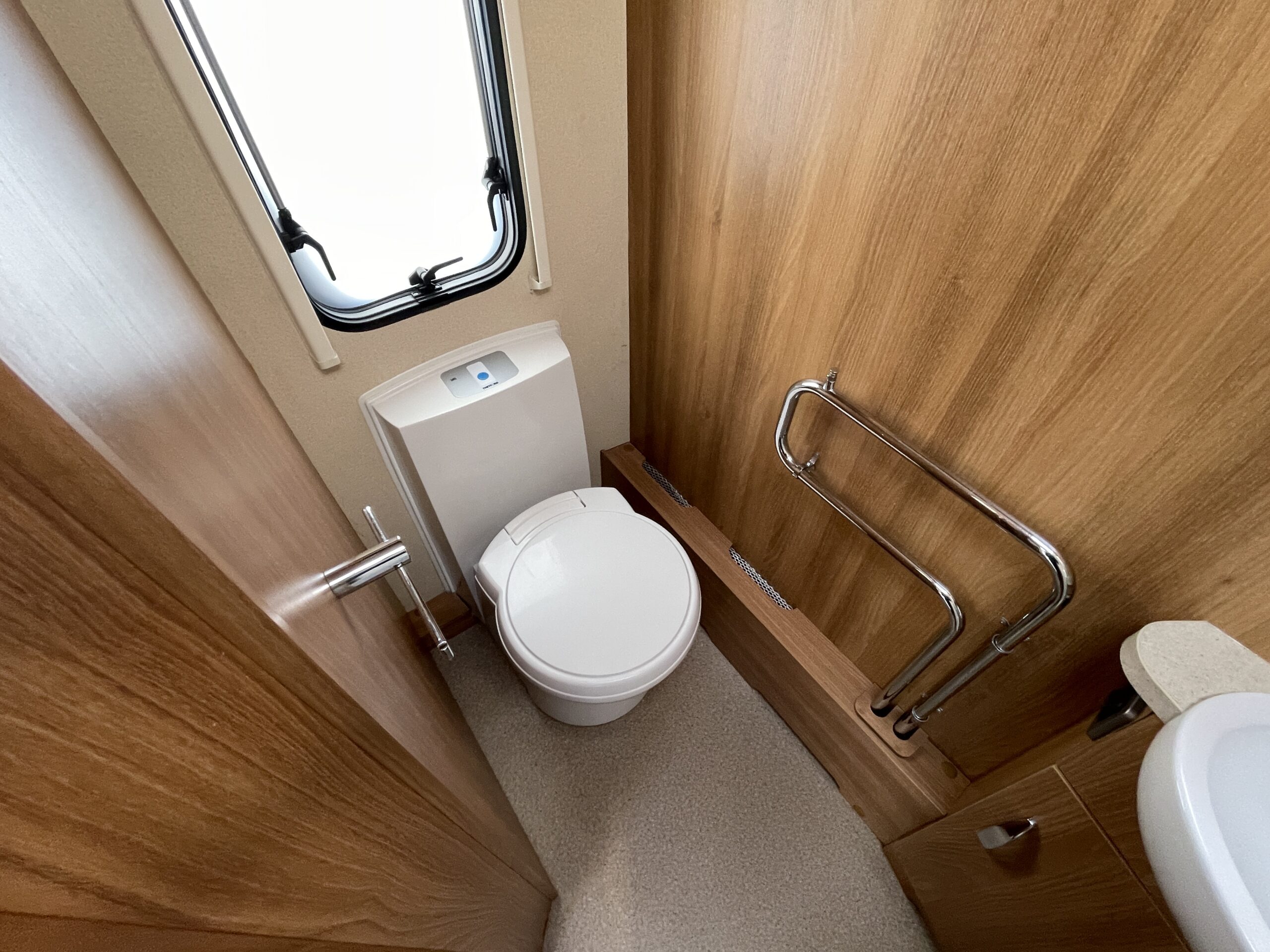 Swift Conqueror 565 - Image 15