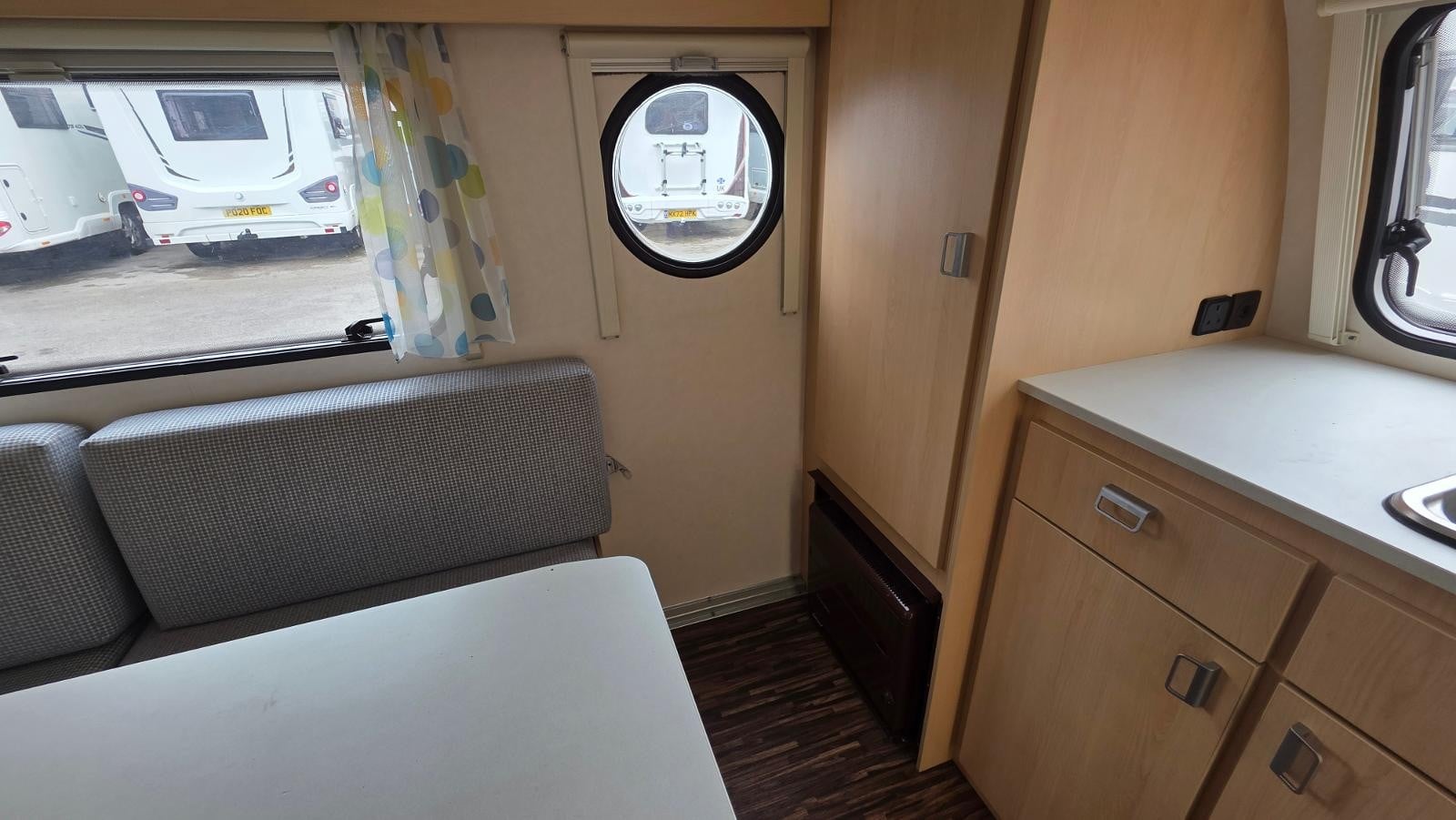 Knaus T@B 320 RS - Image 9