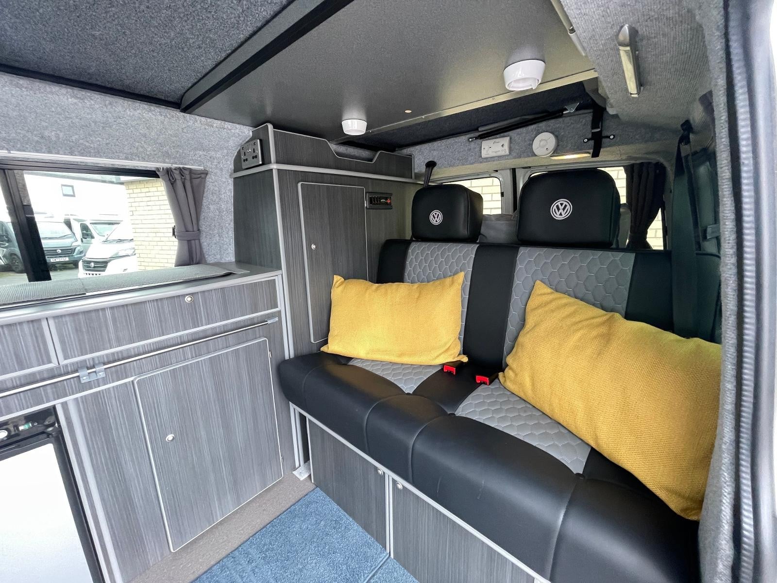 Volkswagen Transporter Leisuredrive - Image 12