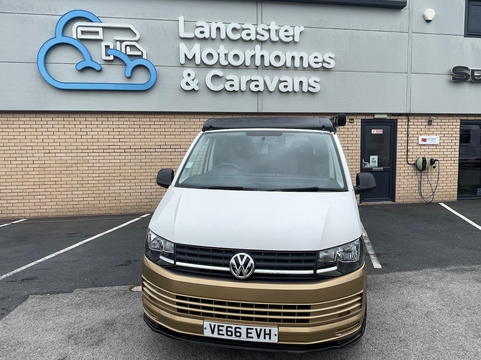 Volkswagen Transporter Leisuredrive - Image 3