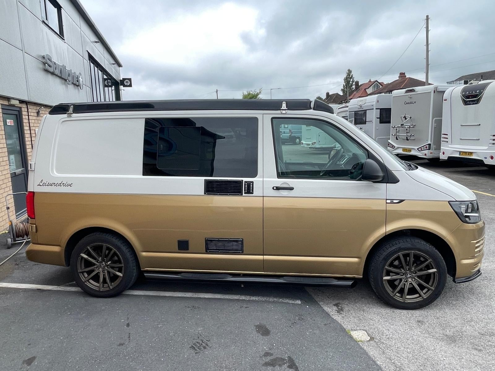 Volkswagen Transporter Leisuredrive - Image 5