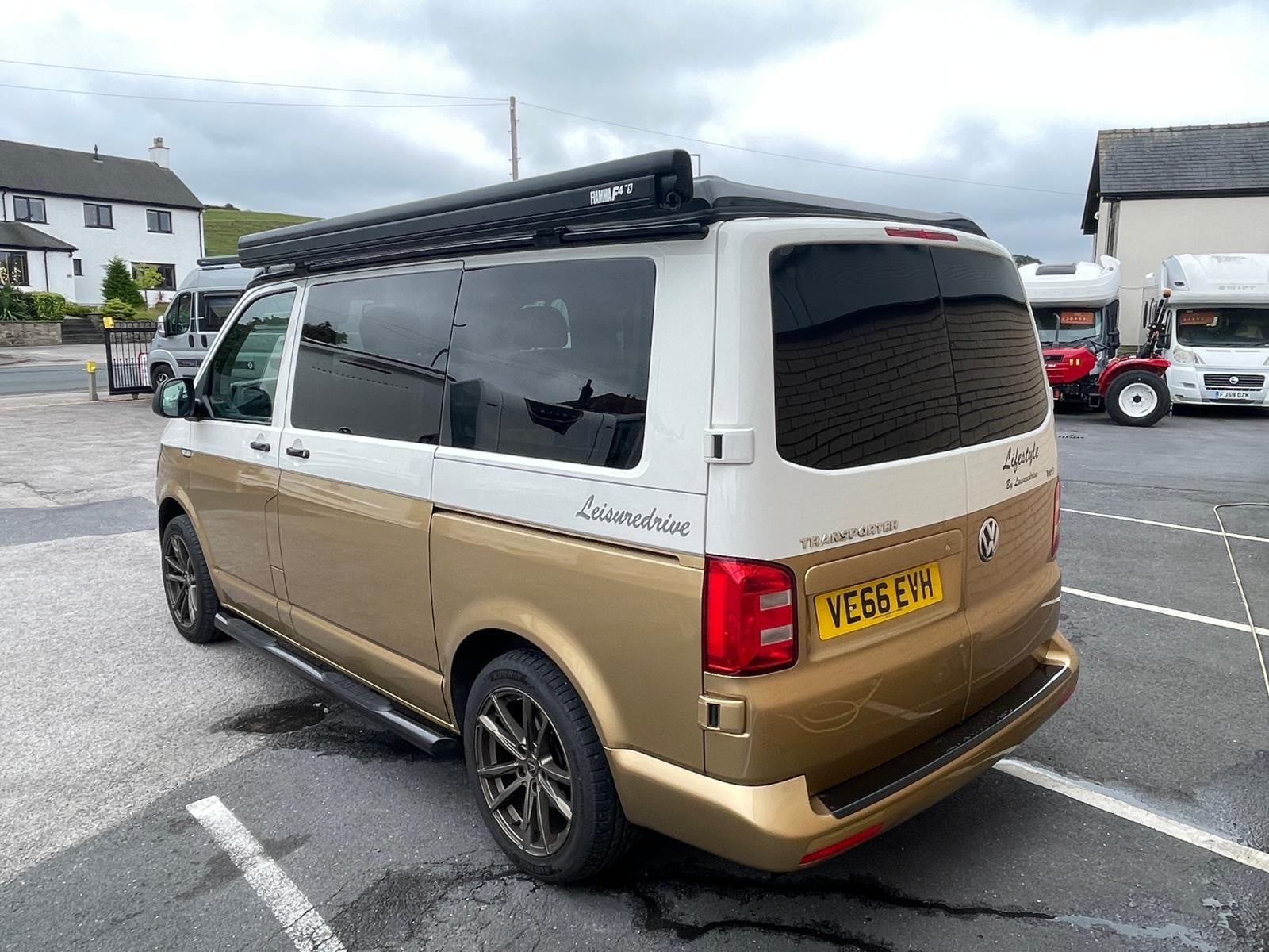 Volkswagen Transporter Leisuredrive - Image 7