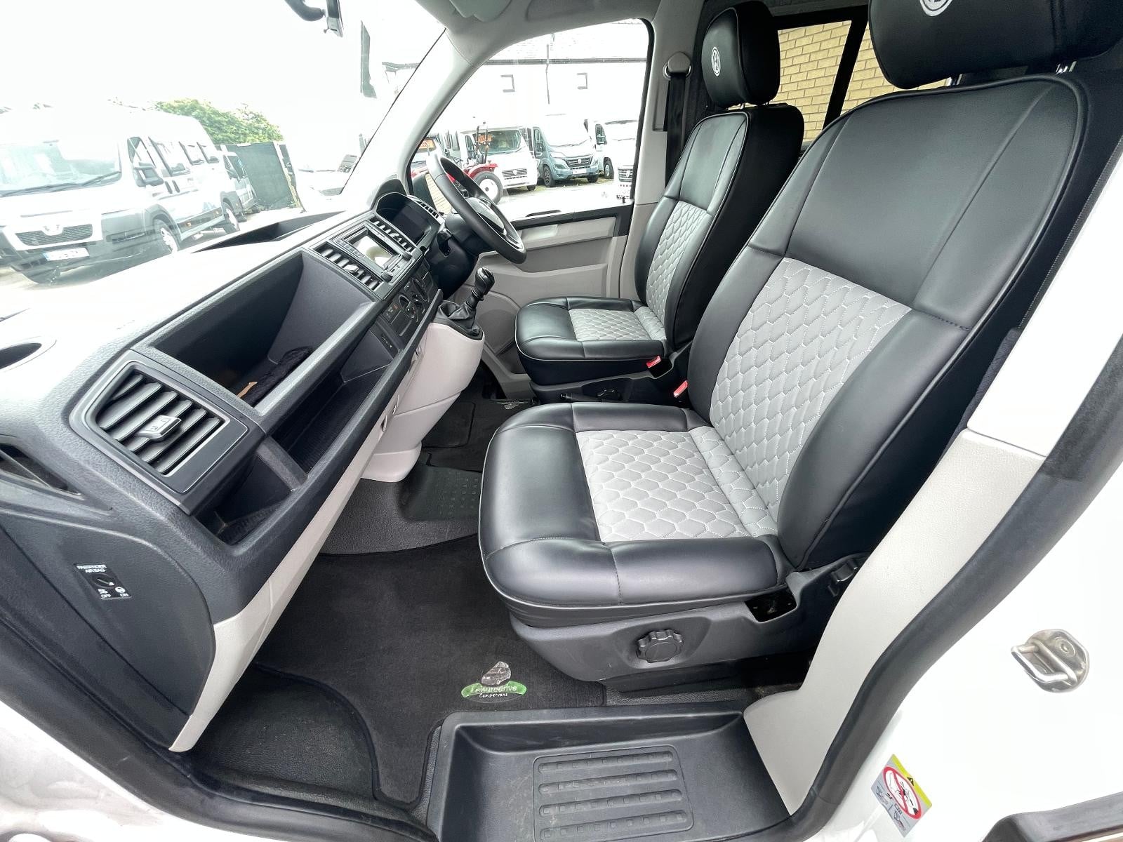 Volkswagen Transporter Leisuredrive - Image 10