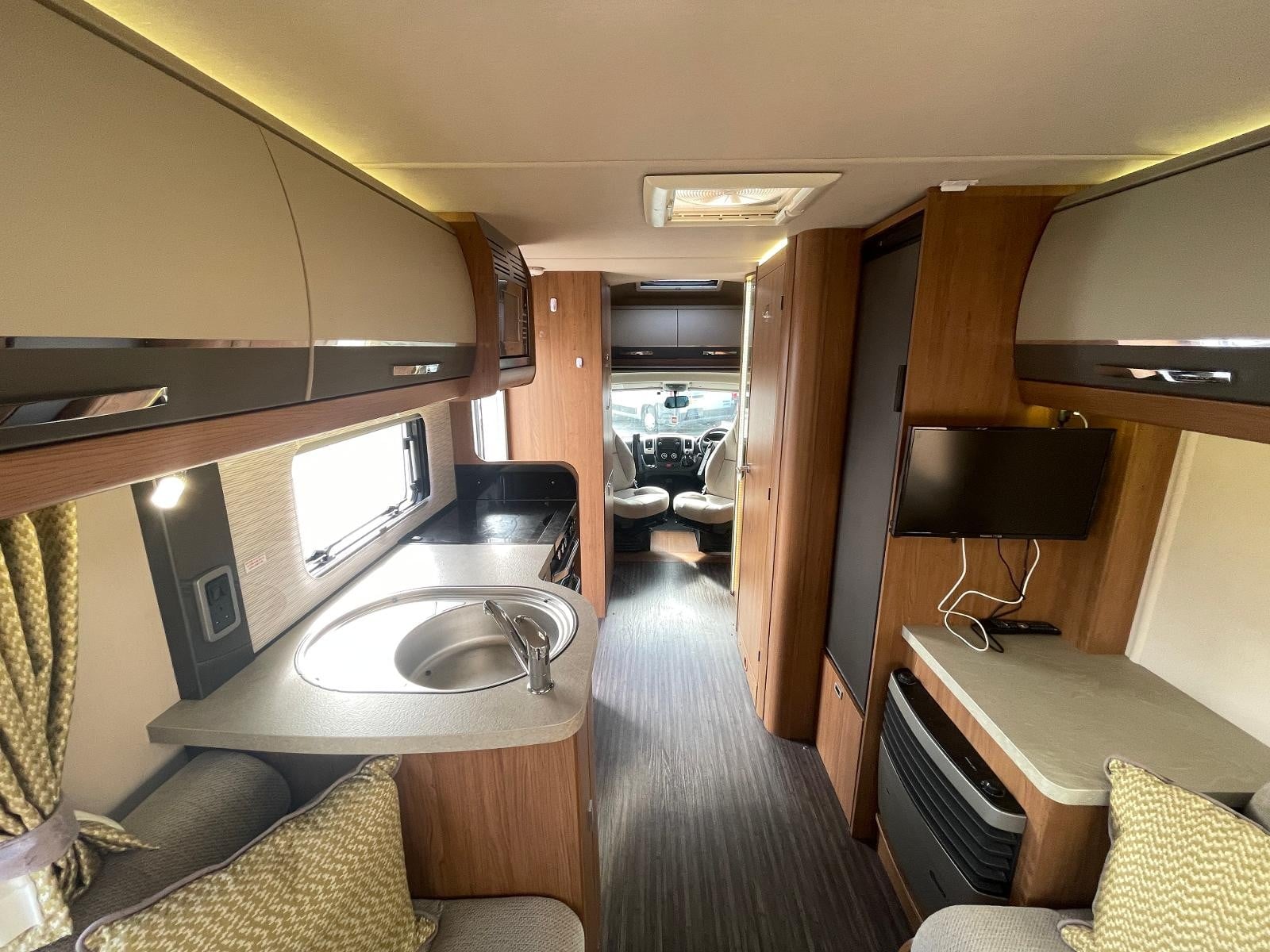 Auto Trail Apache 634 - Image 23