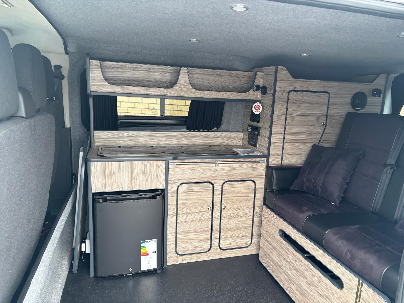Ford Custom Camper - Image 12