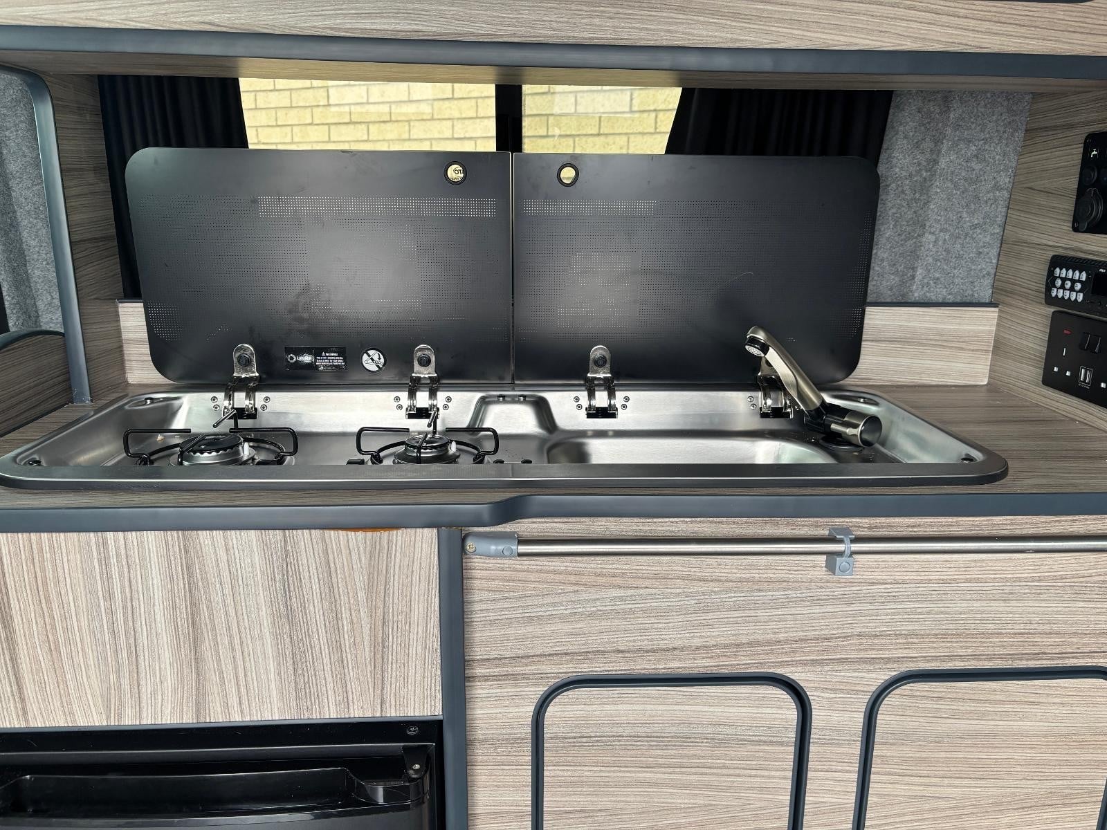 Ford Custom Camper - Image 16