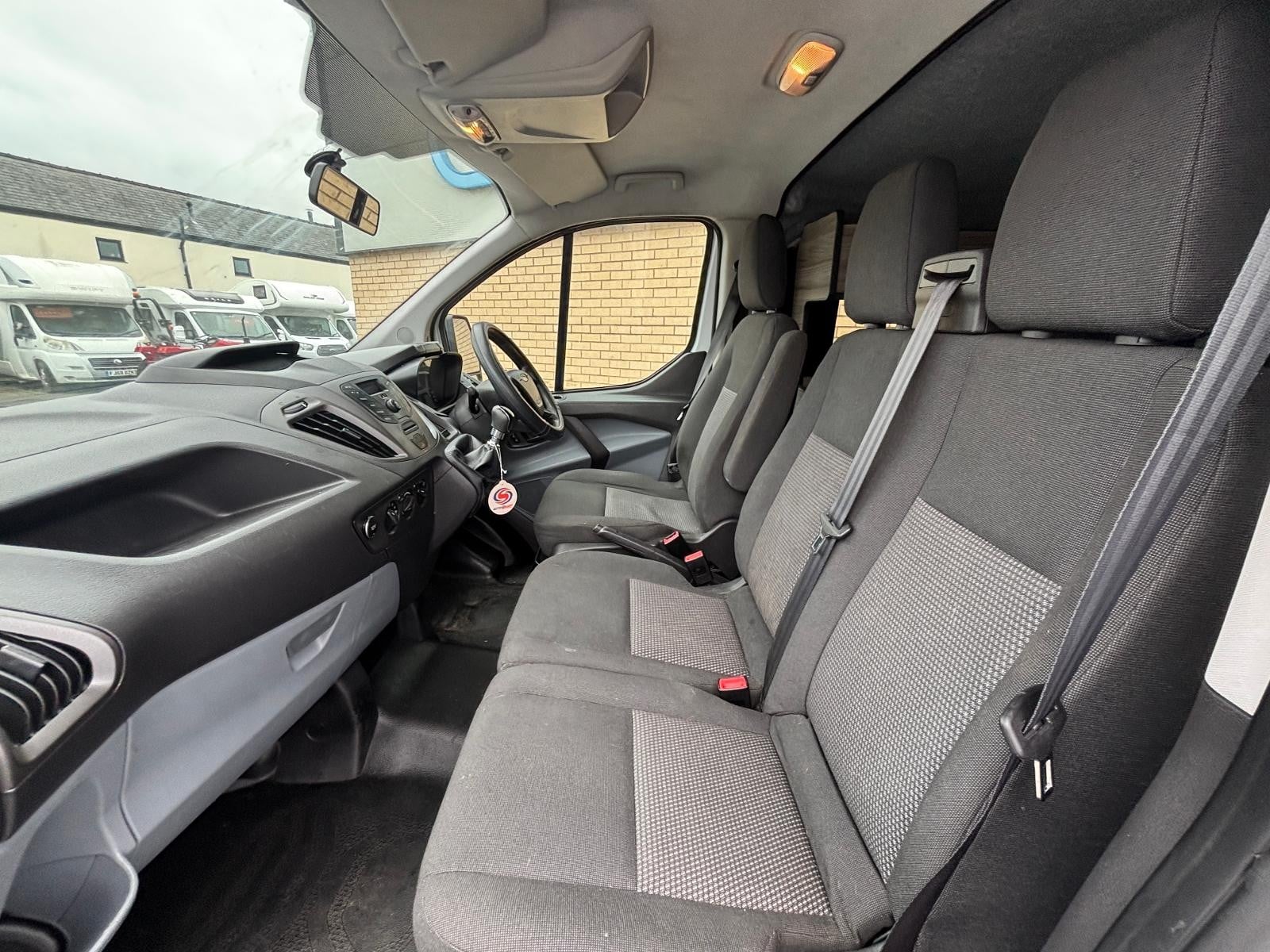 Ford Custom Camper - Image 20