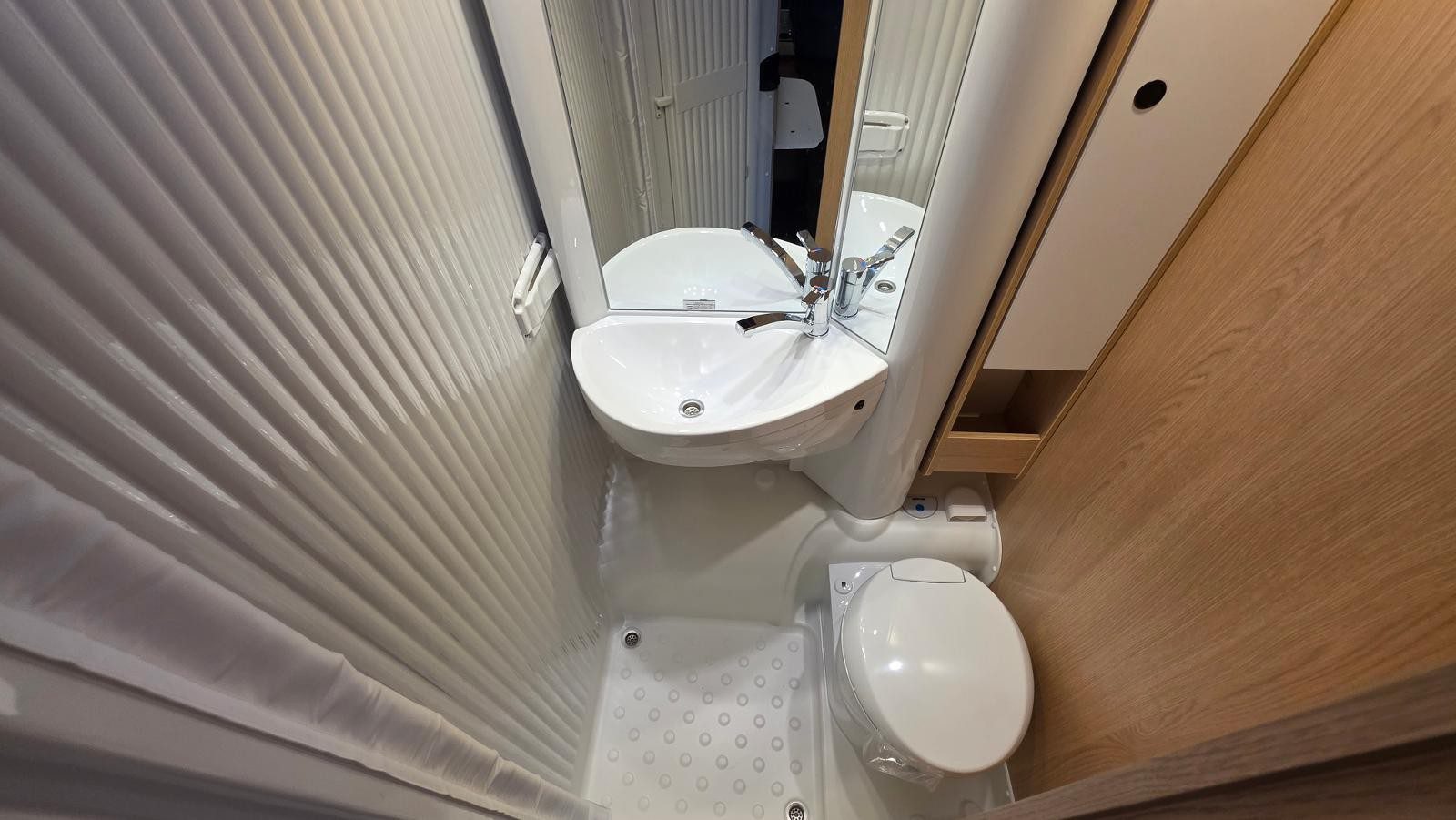 Sunlight V60 Adventure - Image 14