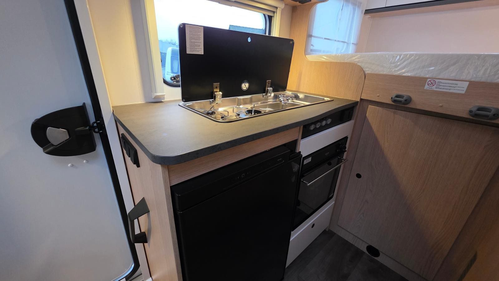 Sunlight V60 Adventure - Image 10