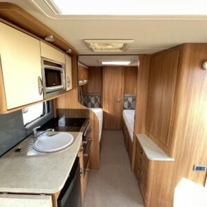 Swift Conqueror 565 4b - Image 11