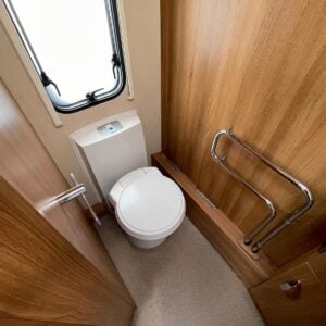 Swift Conqueror 565 4b - Image 13