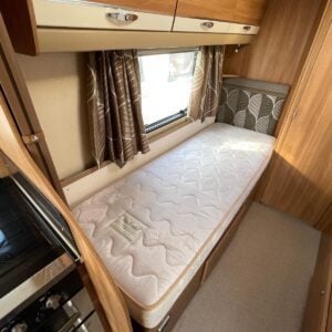 Swift Conqueror 565 4b - Image 9