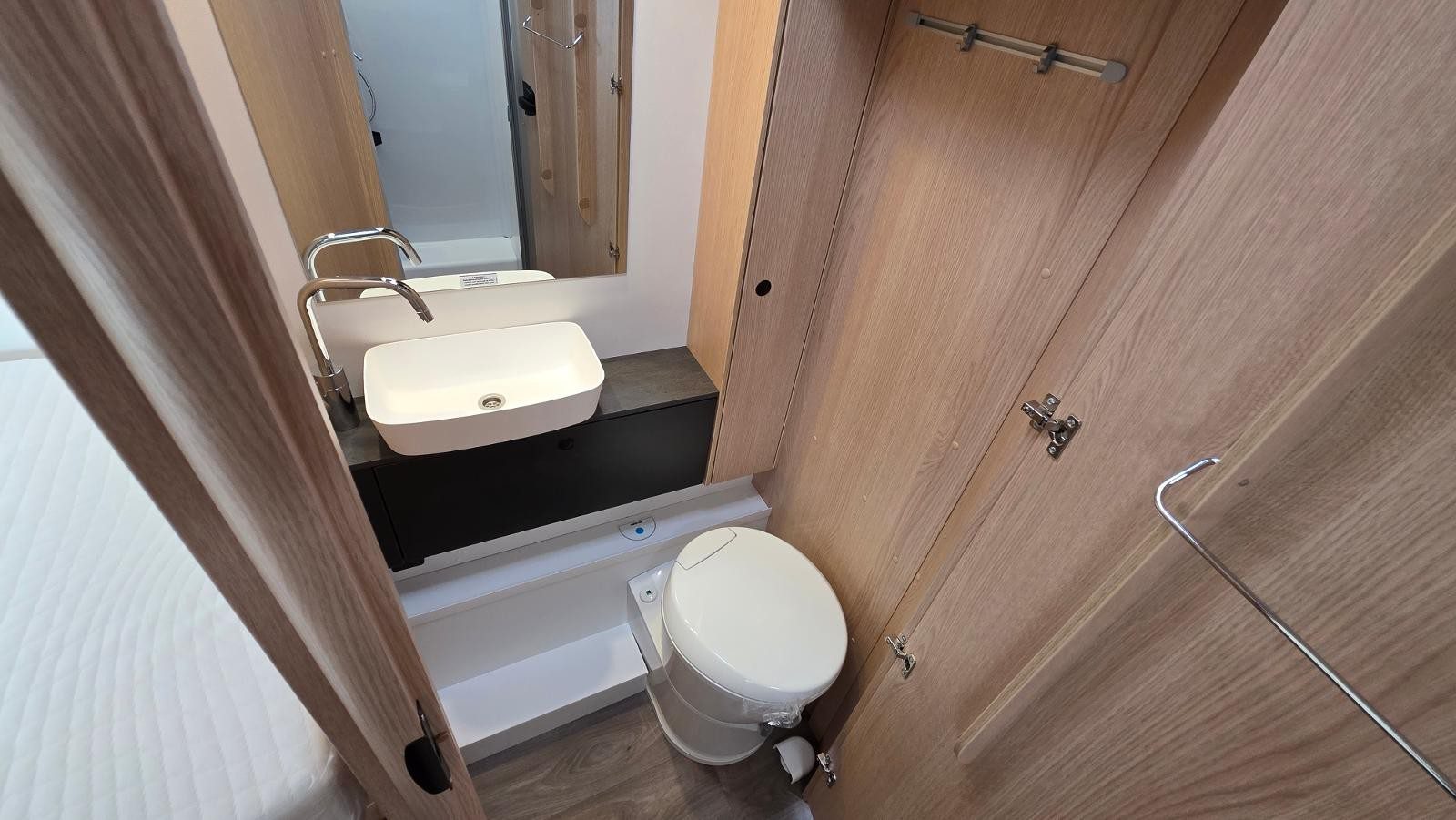 Sunlight T68C Adventure - Image 17