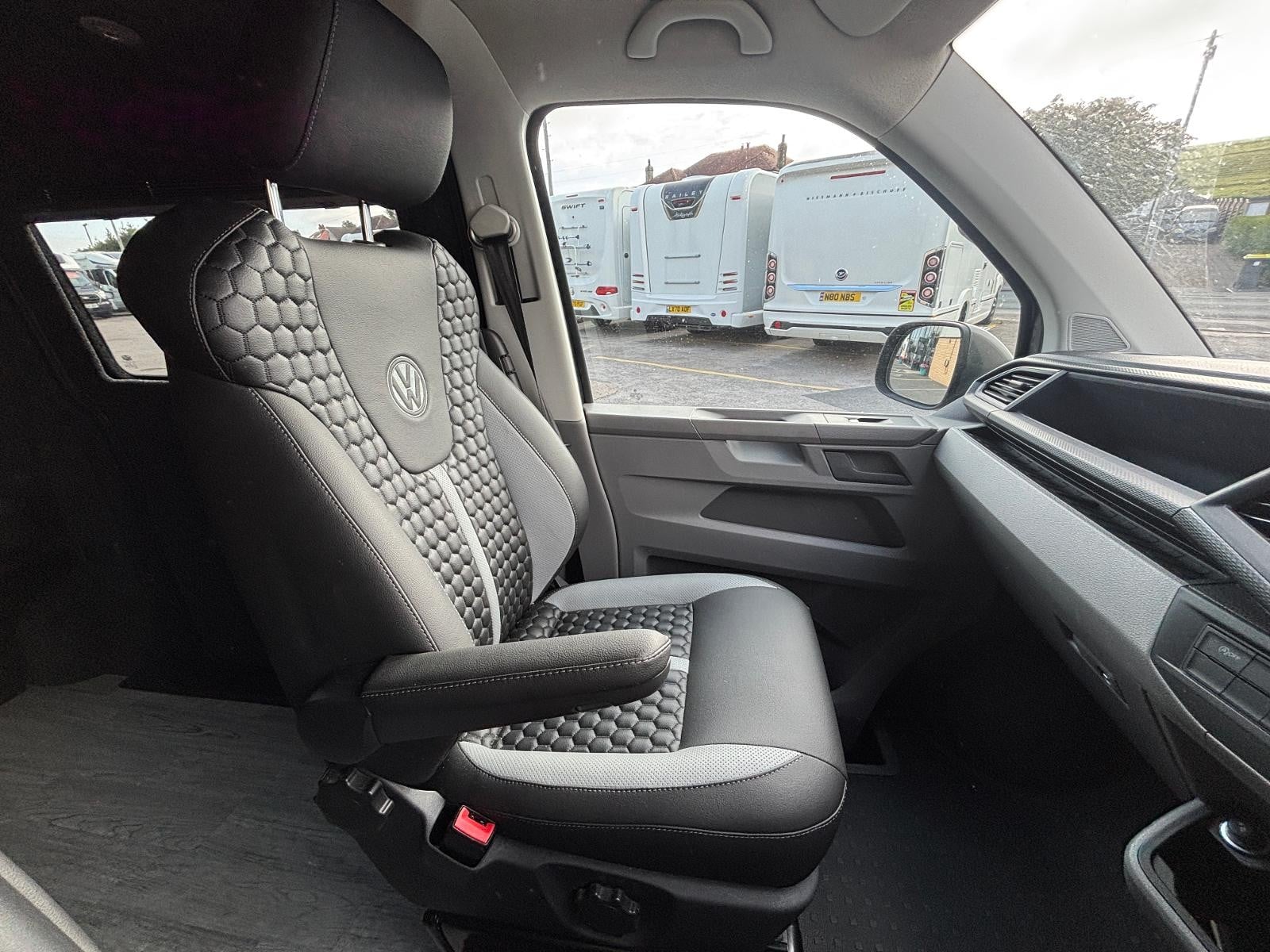 Volkswagen T6.1 Camper - Image 11
