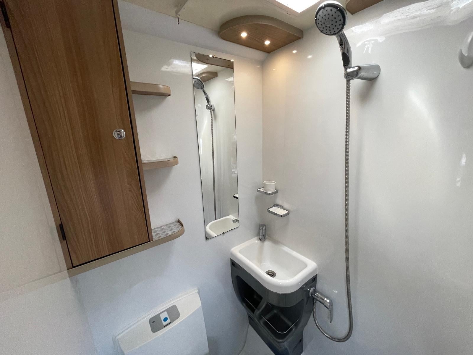 Bailey Advance 615 - Image 23