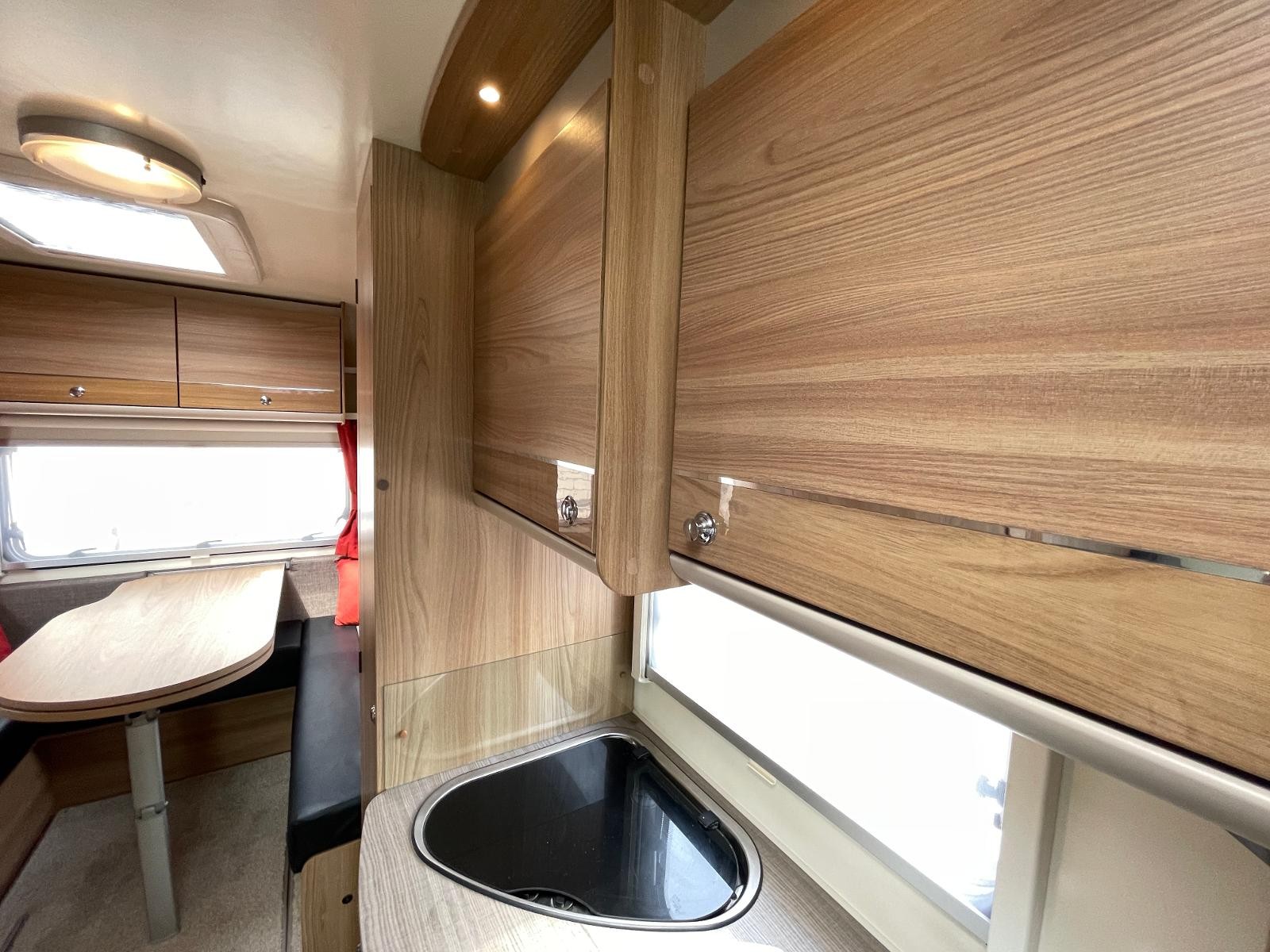 Bailey Advance 615 - Image 25