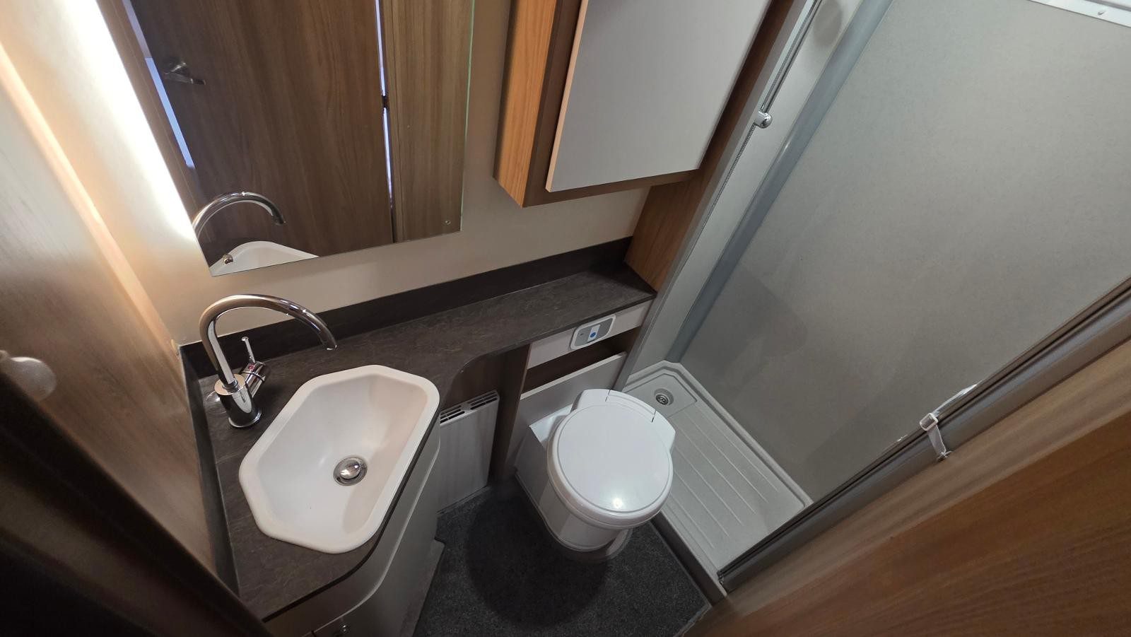 Bailey Autograph 744 - Image 12