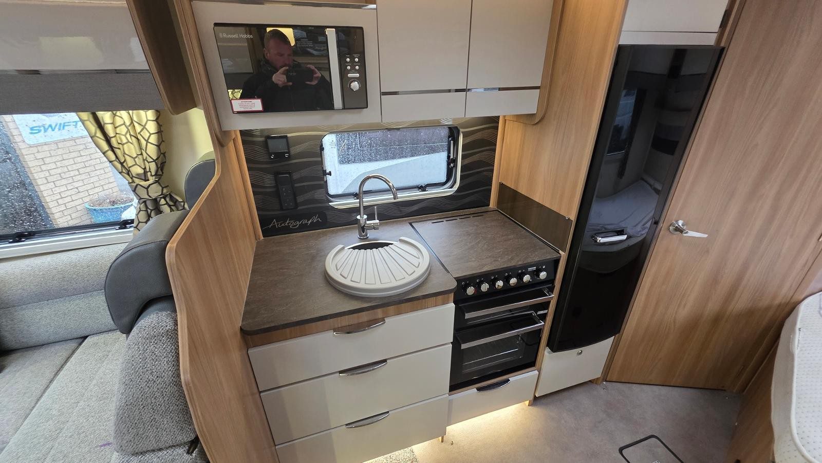 Bailey Autograph 744 - Image 8