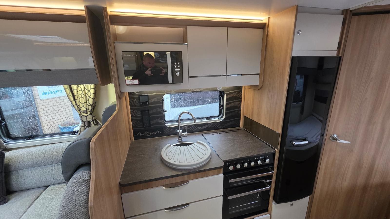 Bailey Autograph 744 - Image 9