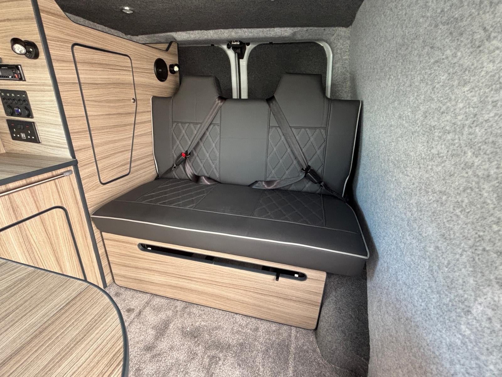 Ford Transit Custom LWB - Image 12