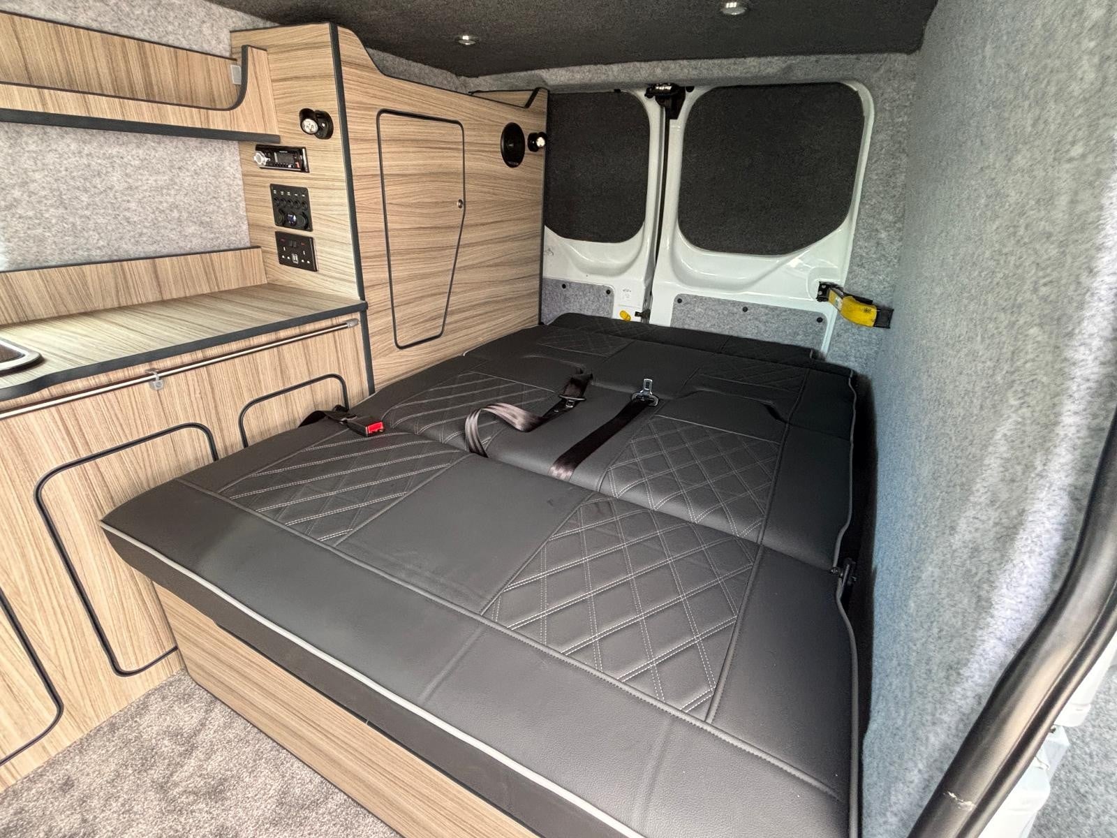 Ford Transit Custom LWB - Image 15
