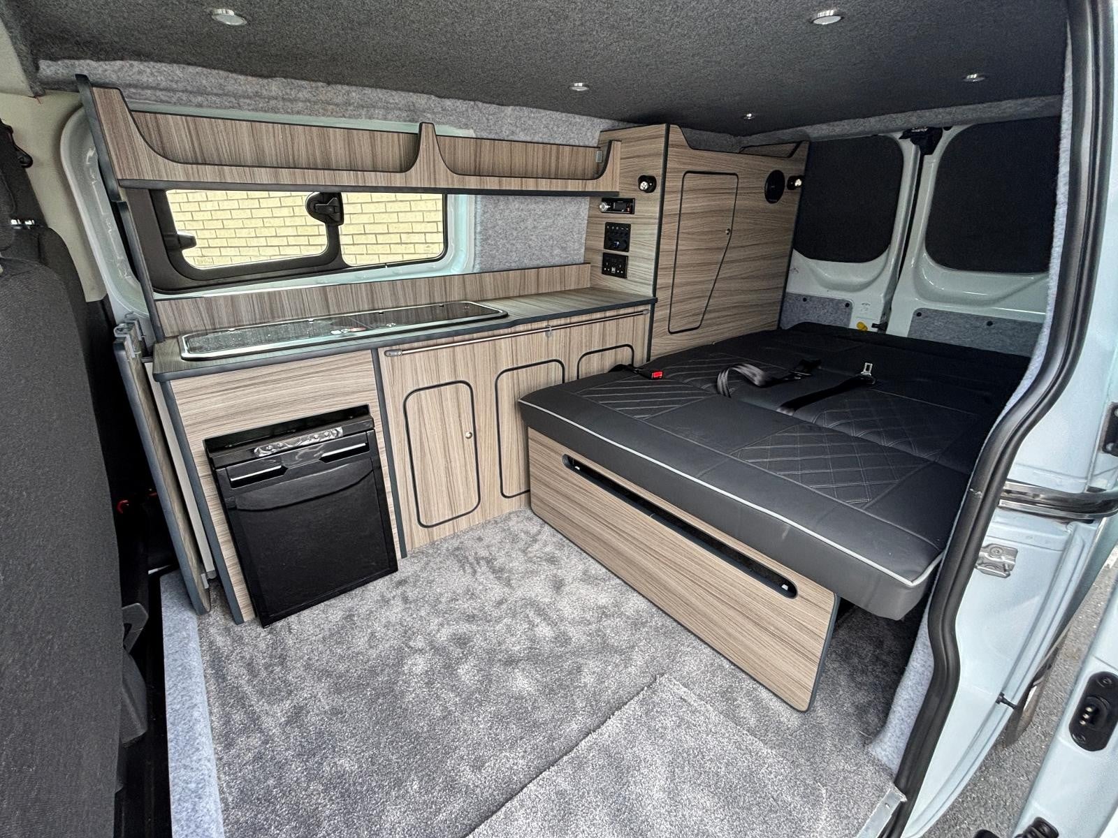 Ford Transit Custom LWB - Image 16