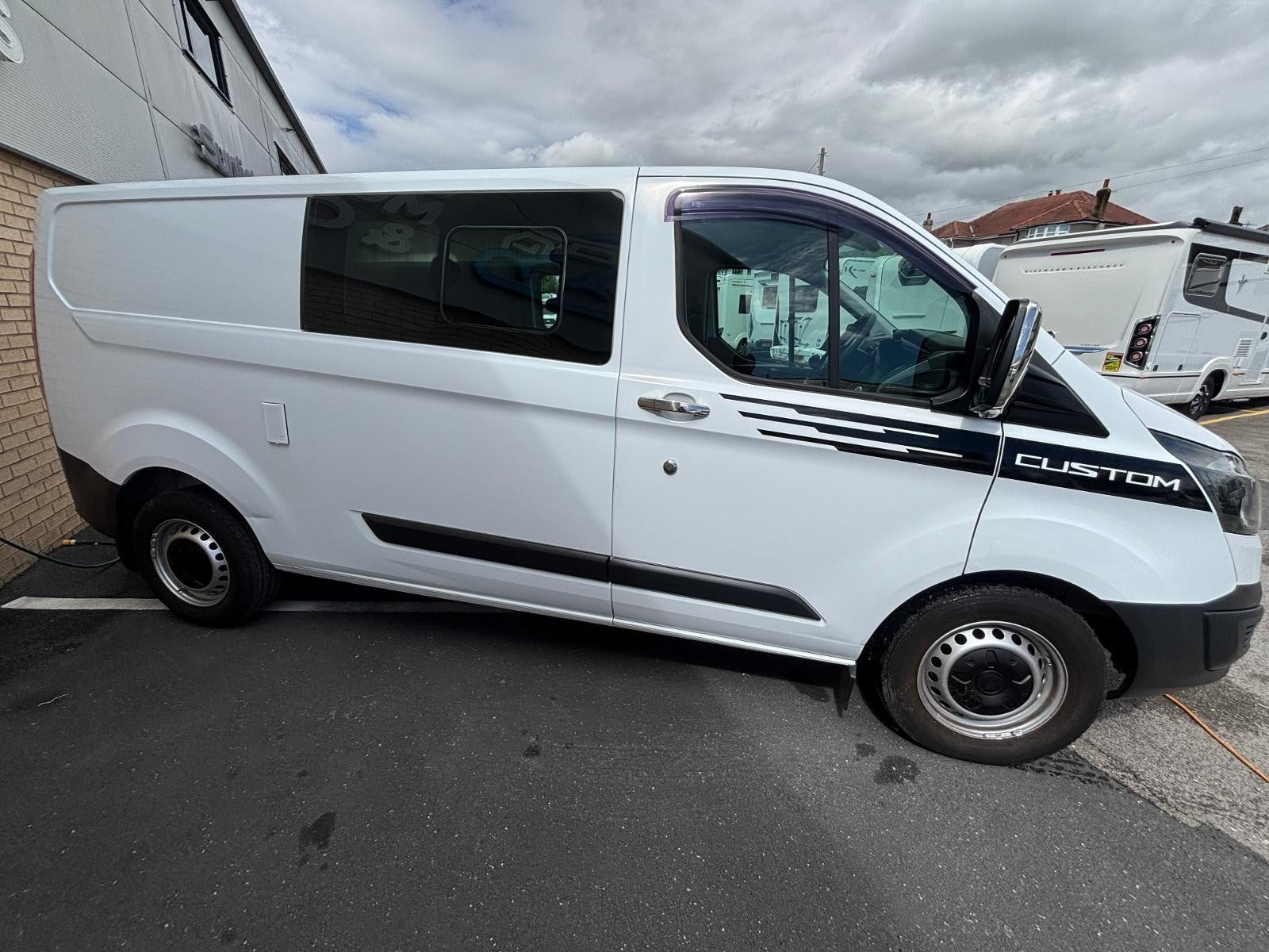 Ford Transit Custom LWB - Image 5