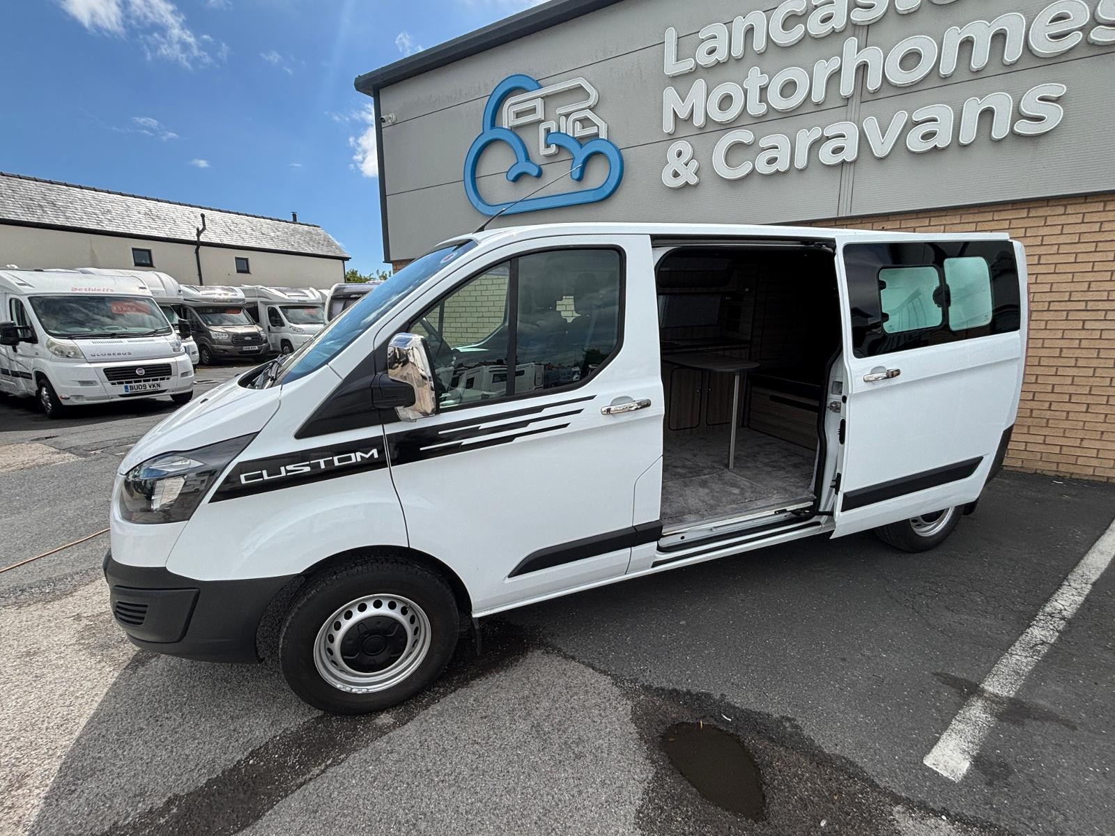 Ford Transit Custom LWB - Image 6