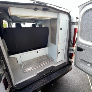 Renault Traffic Camper - Image 11