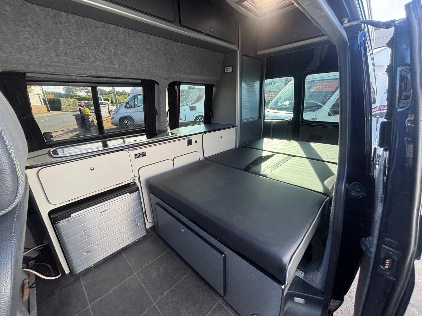 Volkswagen T5 High Top - Image 15
