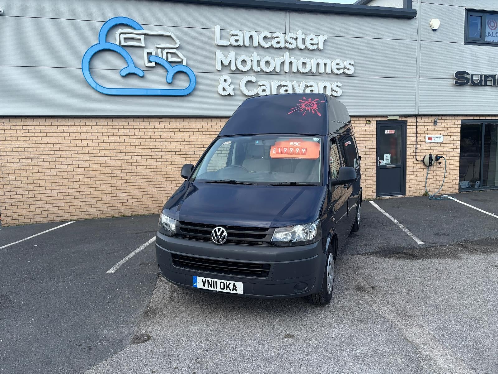Volkswagen T5 High Top - Image 2