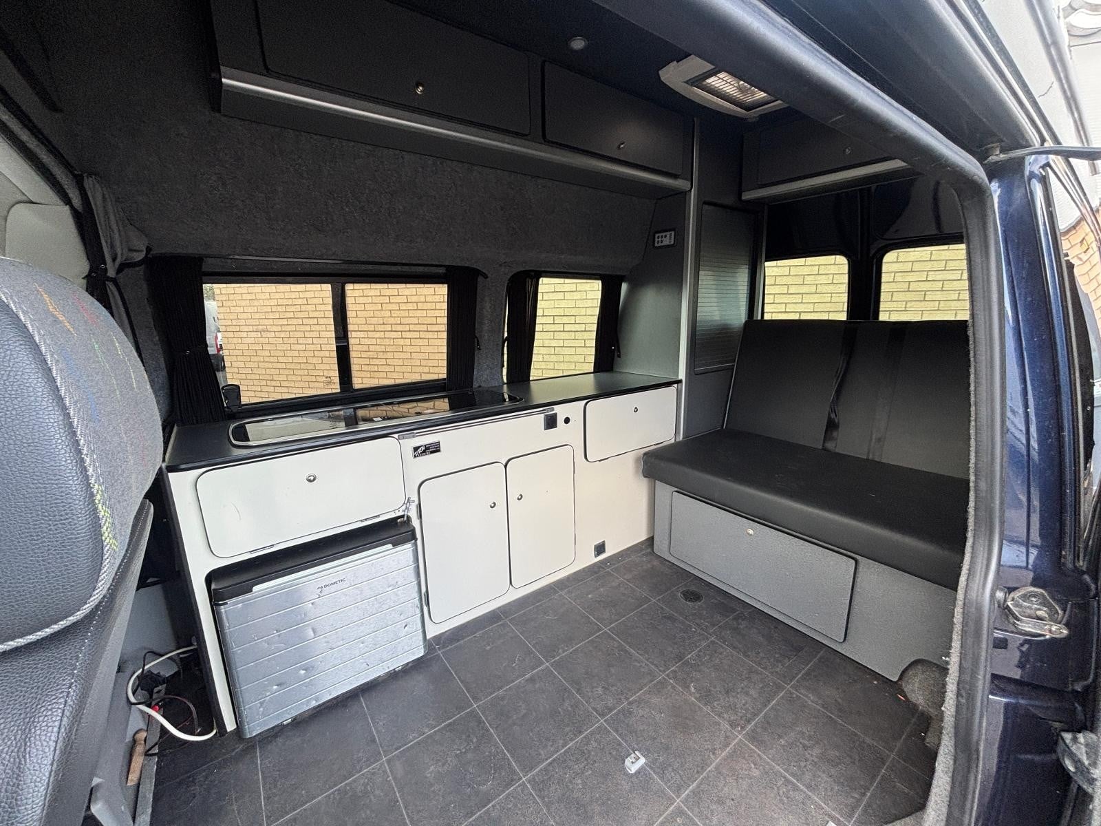 Volkswagen T5 High Top - Image 5