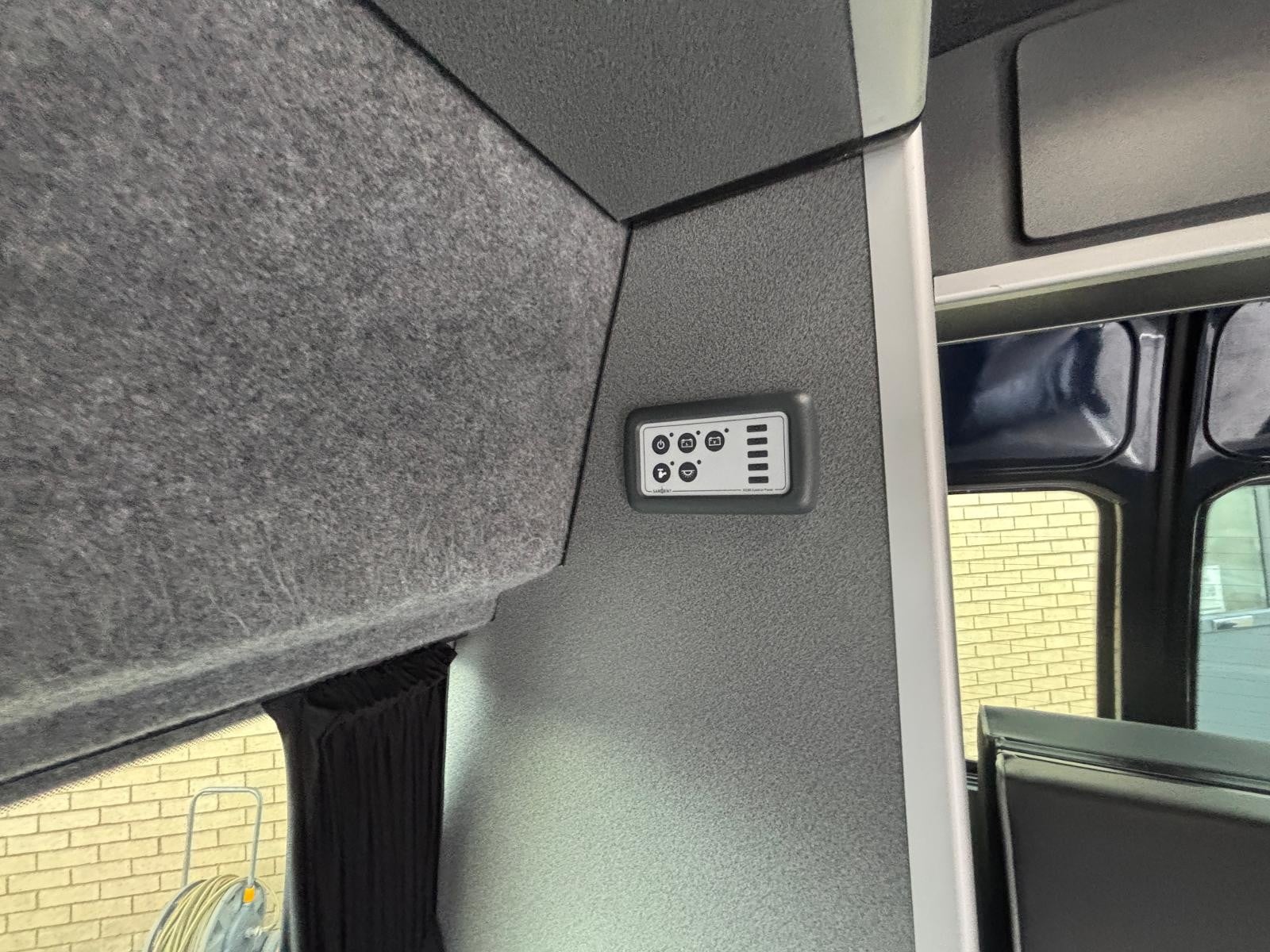 Volkswagen T5 High Top - Image 8