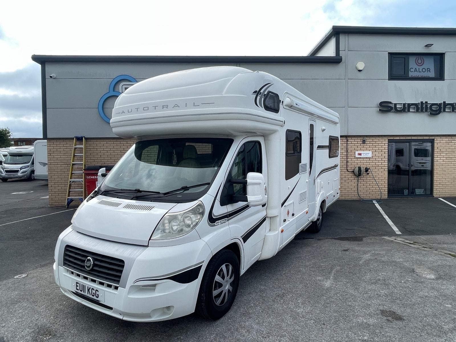 Auto-Trail-Apache-700-117317783225
