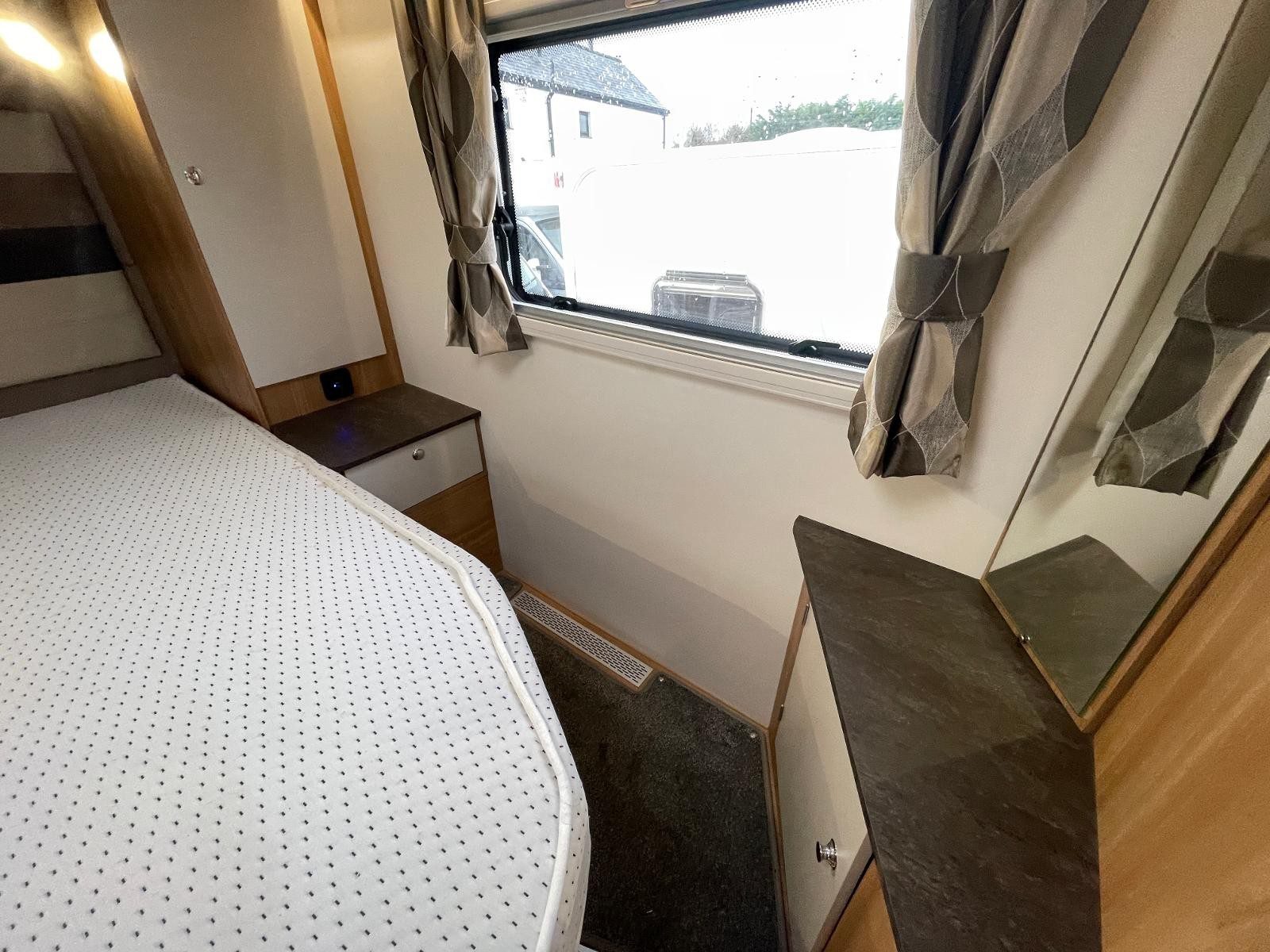 Bailey Autograph 794I - Image 13