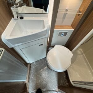Swift Bolero 612 - Image 11