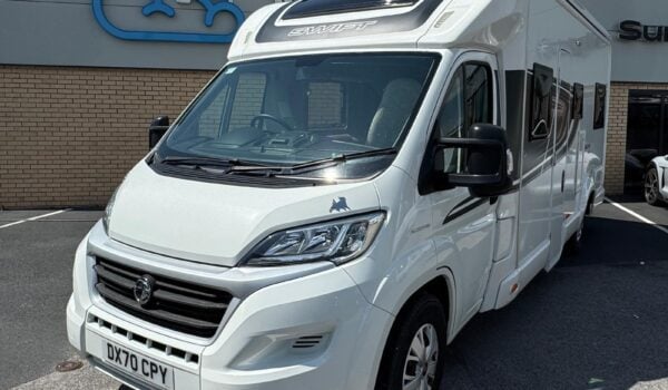 Swift Escape 674