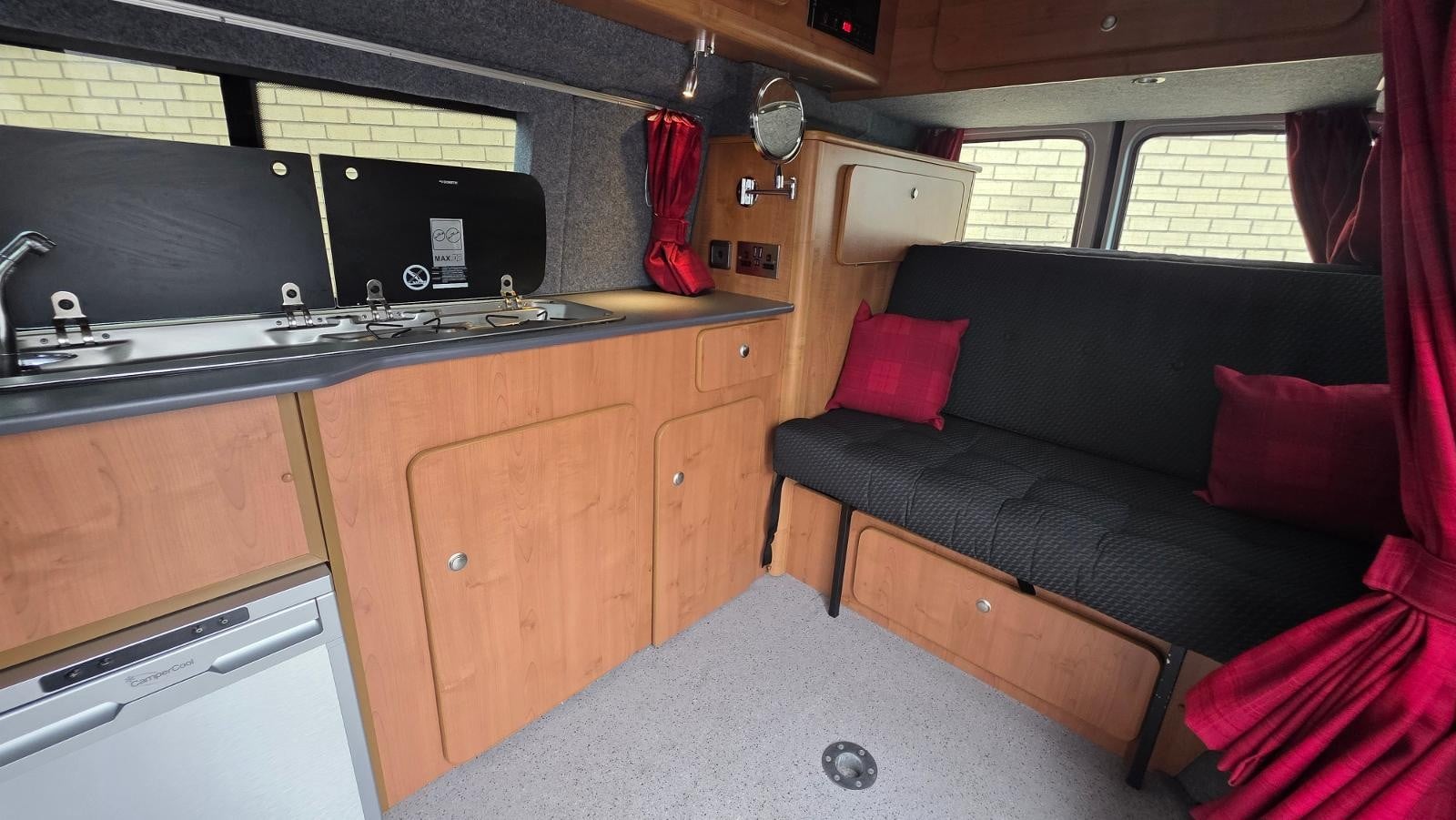 Volkswagen Transporter - Image 5