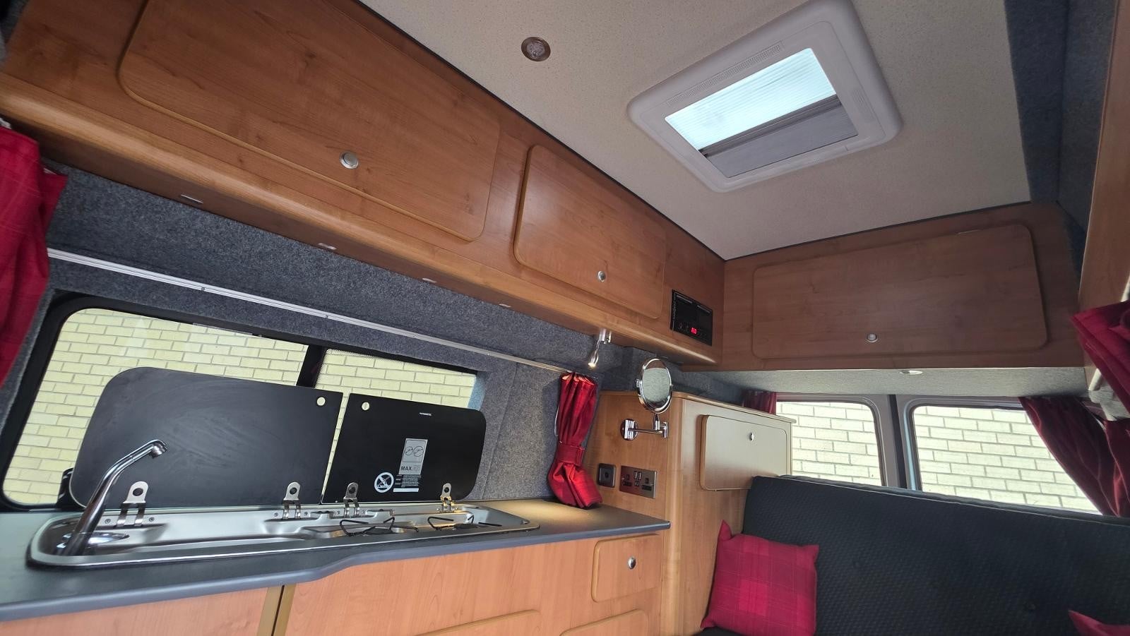 Volkswagen Transporter - Image 6
