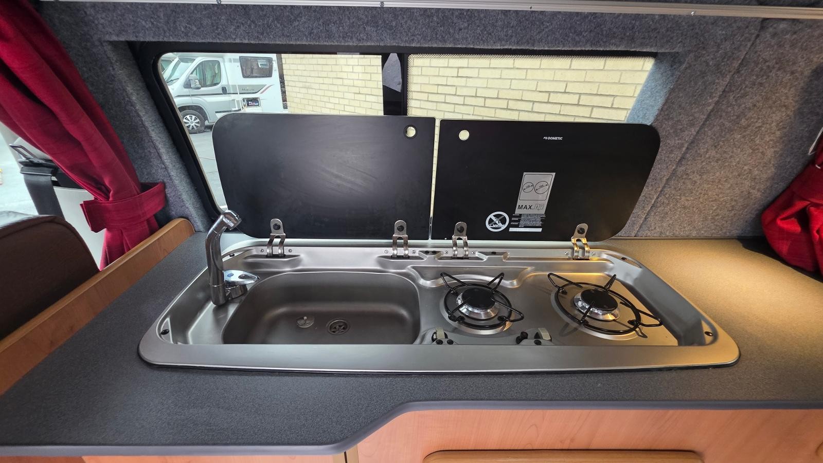Volkswagen Transporter - Image 8