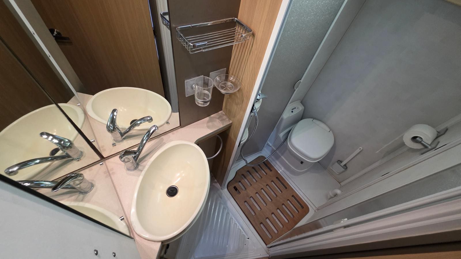 Bessacarr e560 - Image 13