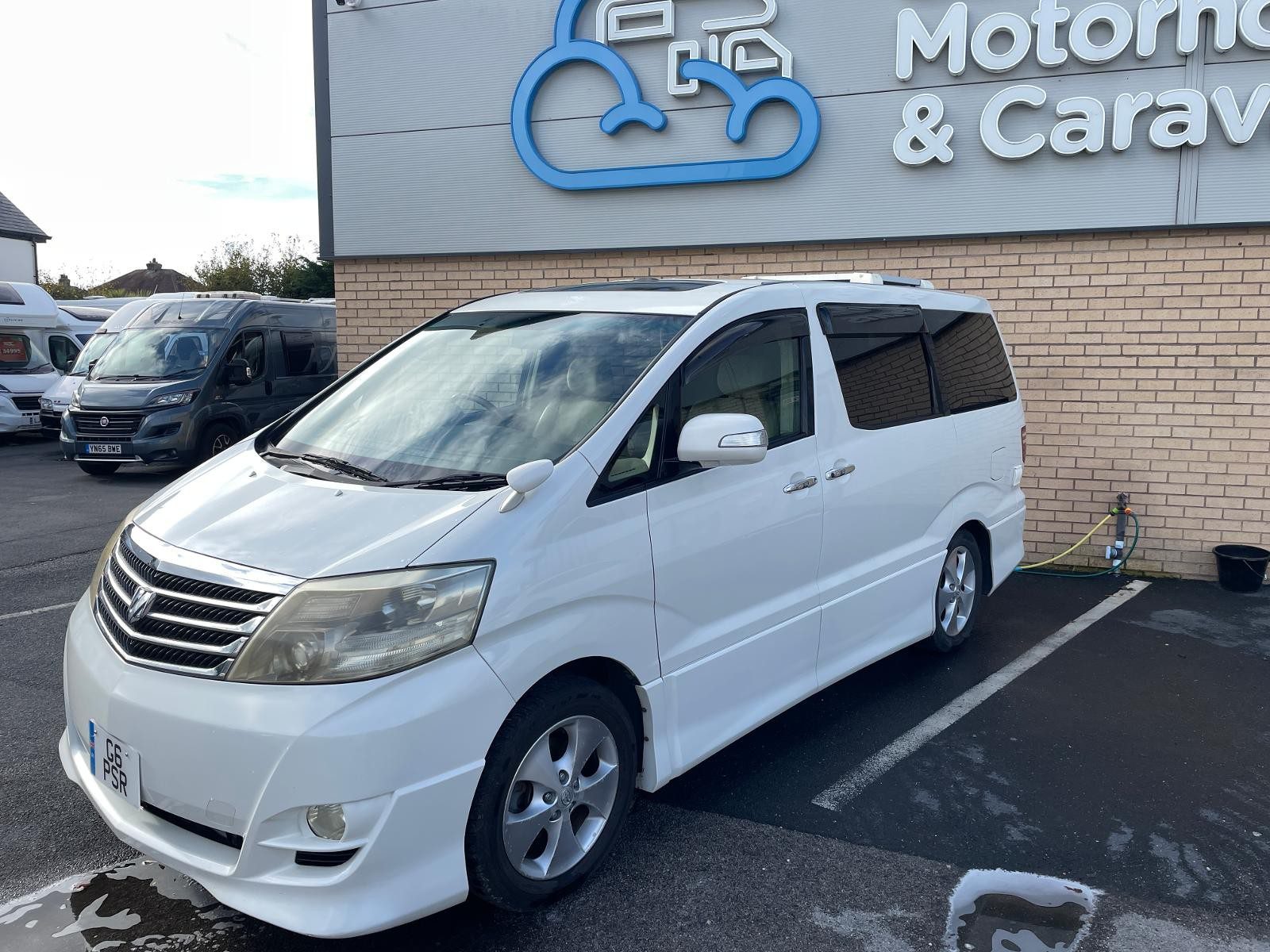 Toyota-Alphard-116842958946